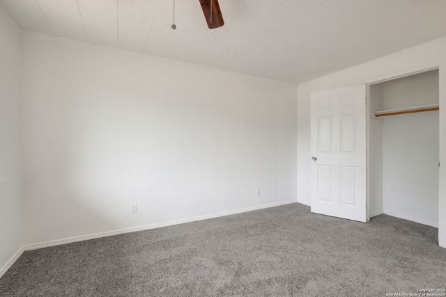 241 Weathercock Ln, Windcrest, TX 78239