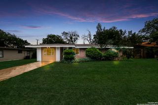 241 Weathercock Ln, Windcrest, TX 78239
