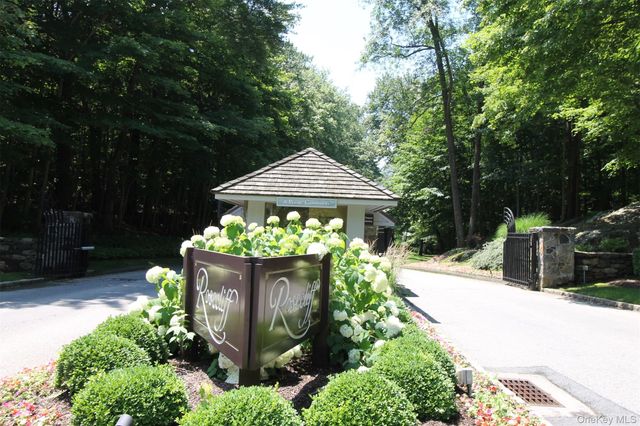 5 Elizabeth Court, Briarcliff Manor, NY 10510