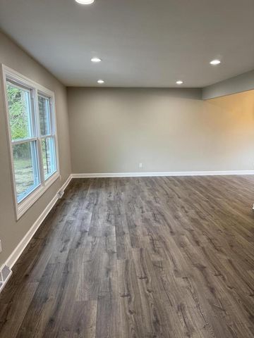 439 W Mall ROAD, Glendale, WI 53217