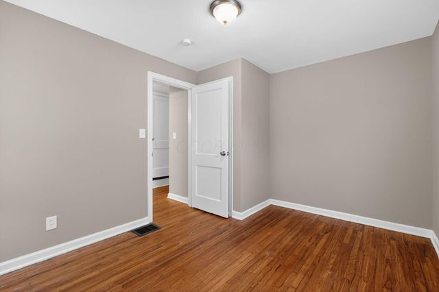 2458 Renwood Place, Columbus, OH 43211