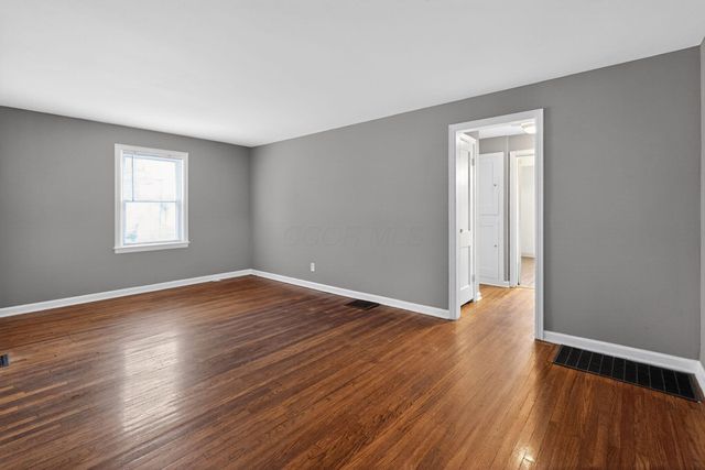 2458 Renwood Place, Columbus, OH 43211