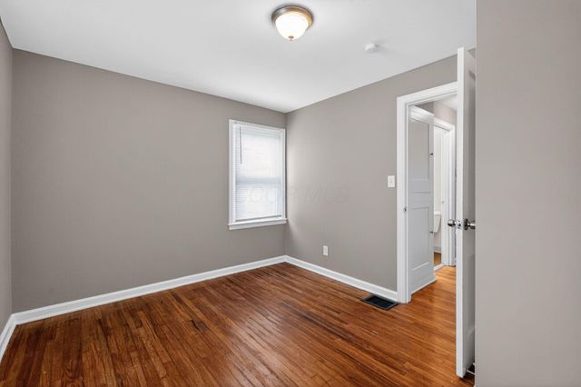 2458 Renwood Place, Columbus, OH 43211