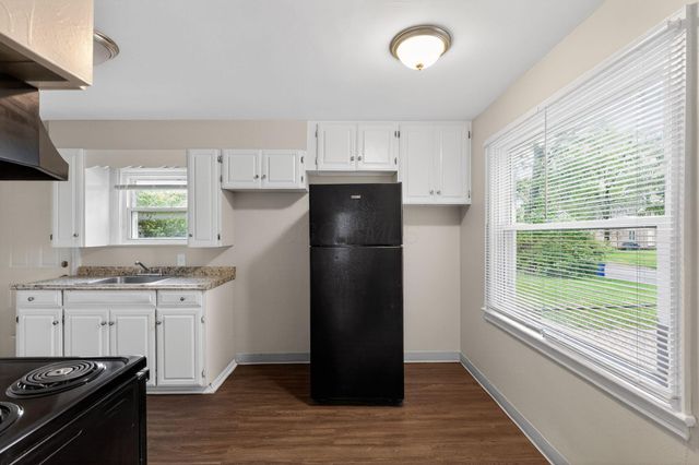 2458 Renwood Place, Columbus, OH 43211