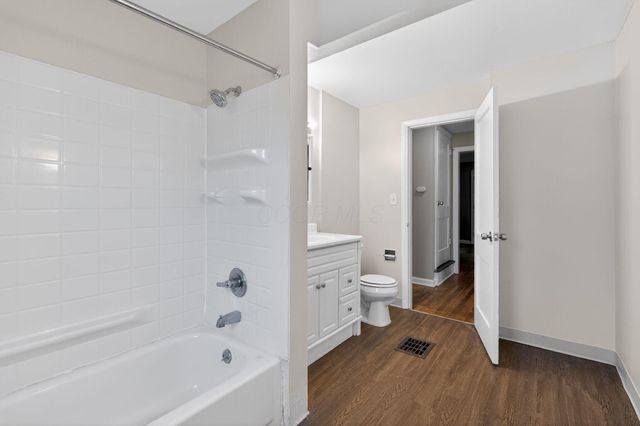 2458 Renwood Place, Columbus, OH 43211