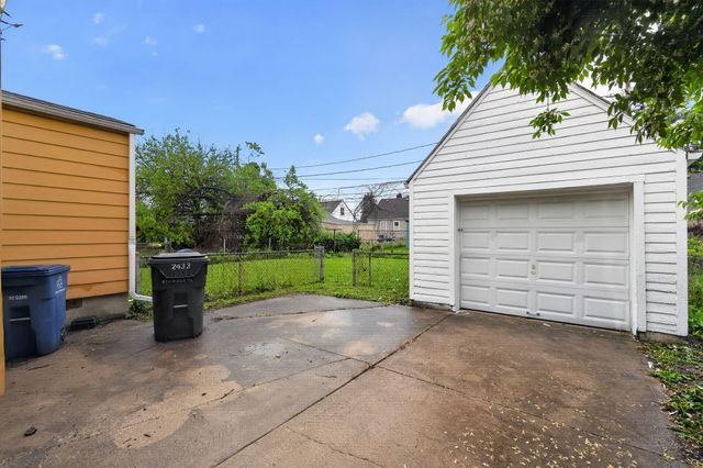 2458 Renwood Place, Columbus, OH 43211