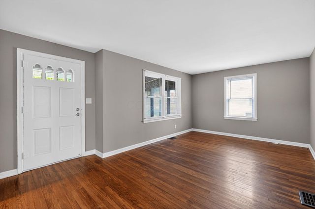 2458 Renwood Place, Columbus, OH 43211
