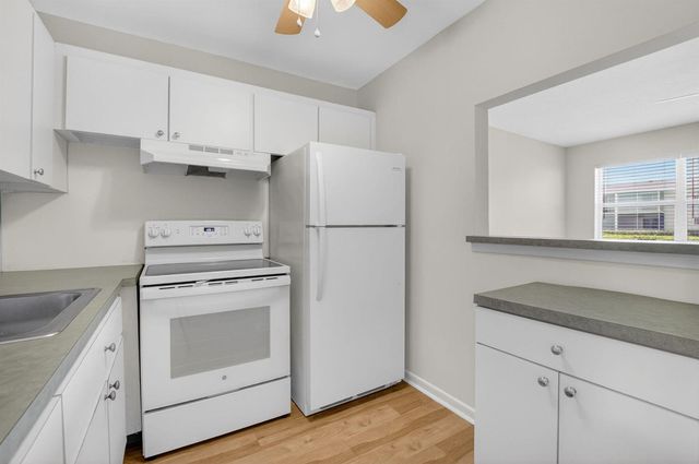 660 Horizon W 107, Boynton Beach, FL 33435