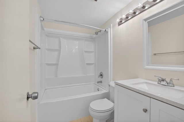 660 Horizon W 107, Boynton Beach, FL 33435