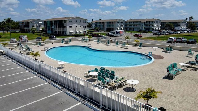 660 Horizon W 107, Boynton Beach, FL 33435