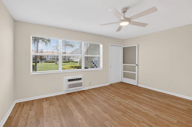 660 Horizon W 107, Boynton Beach, FL 33435
