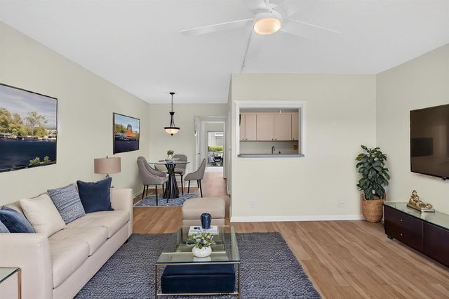 660 Horizon W 107, Boynton Beach, FL 33435