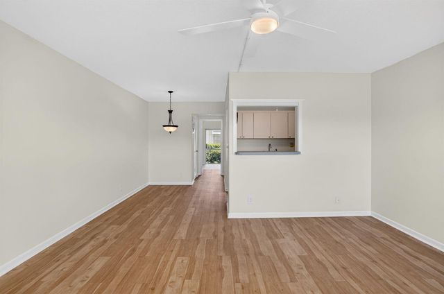 660 Horizon W 107, Boynton Beach, FL 33435
