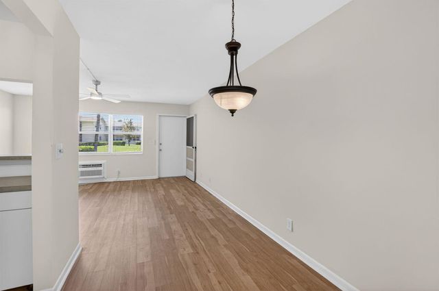 660 Horizon W 107, Boynton Beach, FL 33435