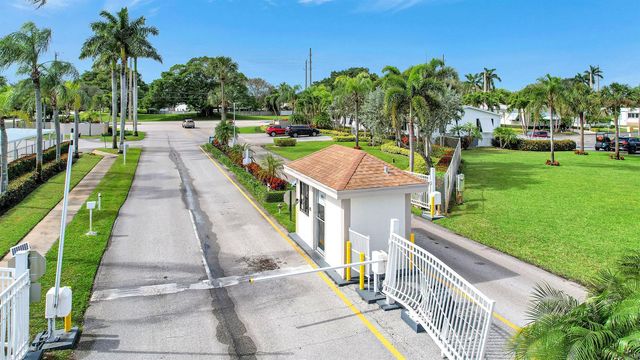 5006 Curacas Bay, Boynton Beach, FL 33436