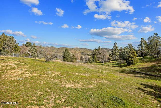 39860 86th Street W, Leona Valley, CA 93551