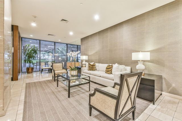 15 Greenway Plaza 12G, Houston, TX 77046