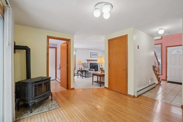 18 Diamond Drive, Danville, NH 03819