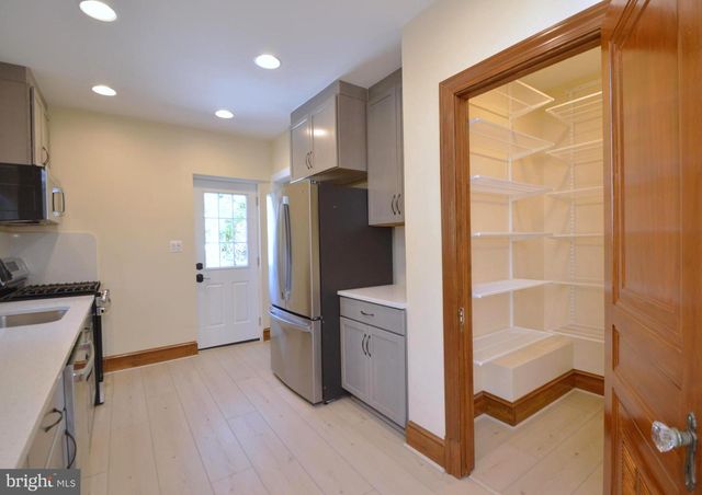 3105 17TH ST N, Arlington, VA 22201