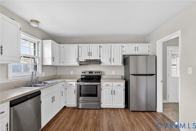 2842 Pine Meadows Cir, Chester, VA 23831