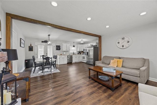4402 Valley View Road, Thomasville, NC 27360