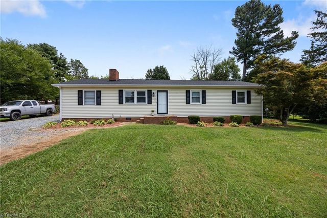 4402 Valley View Road, Thomasville, NC 27360
