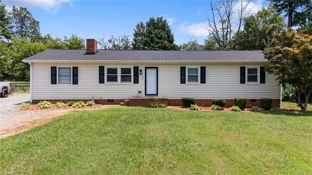 4402 Valley View Road, Thomasville, NC 27360