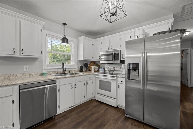 4402 Valley View Road, Thomasville, NC 27360