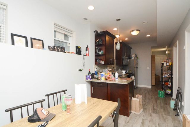 3751 W Diversey Avenue B, Chicago, IL 60647
