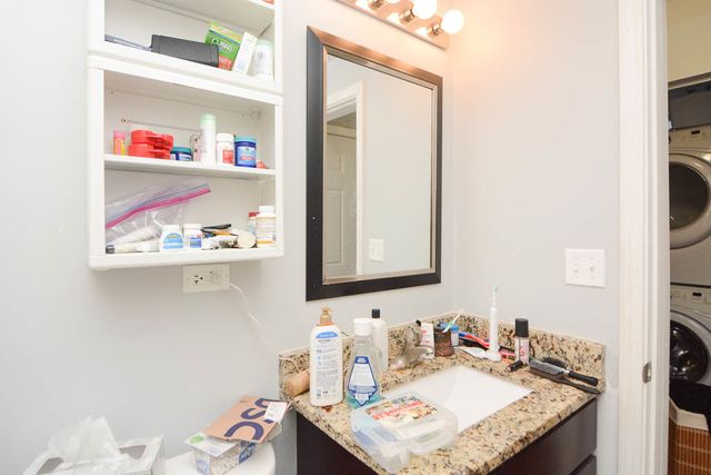 3751 W Diversey Avenue B, Chicago, IL 60647