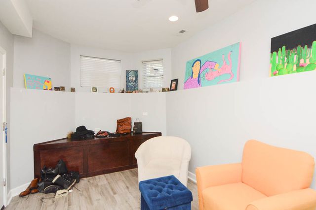 3751 W Diversey Avenue B, Chicago, IL 60647