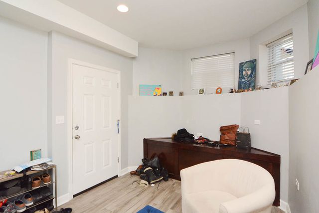 3751 W Diversey Avenue B, Chicago, IL 60647