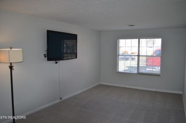 8632 Tervada Drive, Knoxville, TN 37931