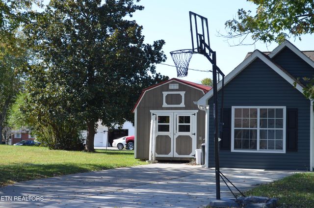 8632 Tervada Drive, Knoxville, TN 37931