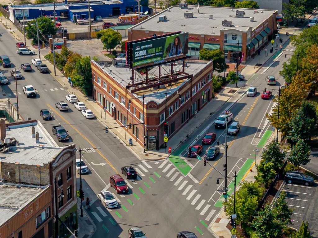 3200 N Milwaukee Avenue, Chicago, IL 60618 — exterior