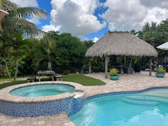 12216 N 85th Rd Road N, West Palm Beach, FL 33412