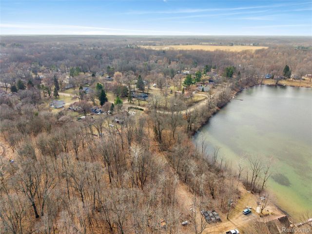 15045 Longfield Drive, Argentine Township, MI 48451