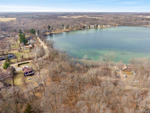 15045 Longfield Drive, Argentine Township, MI 48451