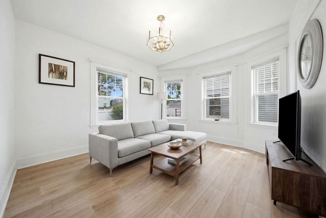 136 Hollis Ave, Quincy, MA 02171