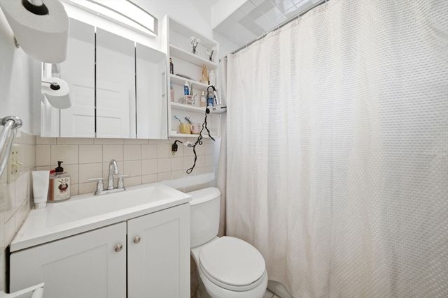 136 Hollis Ave, Quincy, MA 02171