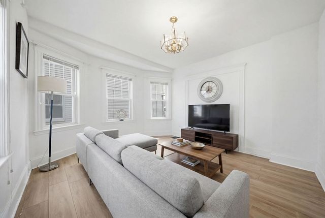 136 Hollis Ave, Quincy, MA 02171