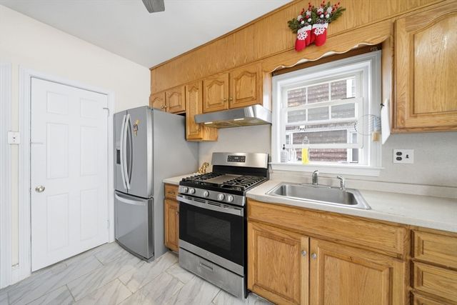 136 Hollis Ave, Quincy, MA 02171