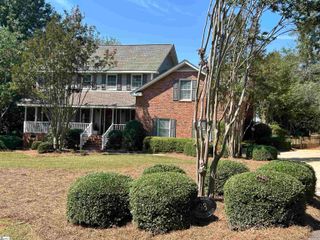 98 Huntingdon Road, Clinton, SC 29325