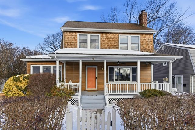 5 Fenwick Street, Greenlawn, NY 11740