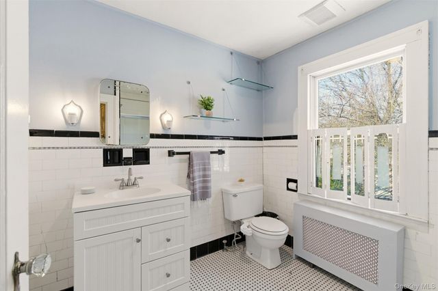 5 Fenwick Street, Greenlawn, NY 11740