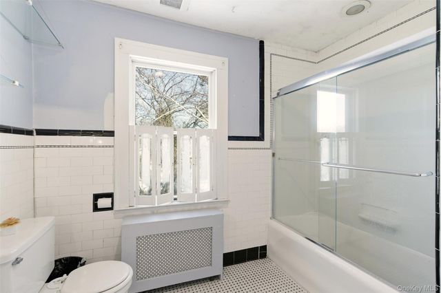 5 Fenwick Street, Greenlawn, NY 11740