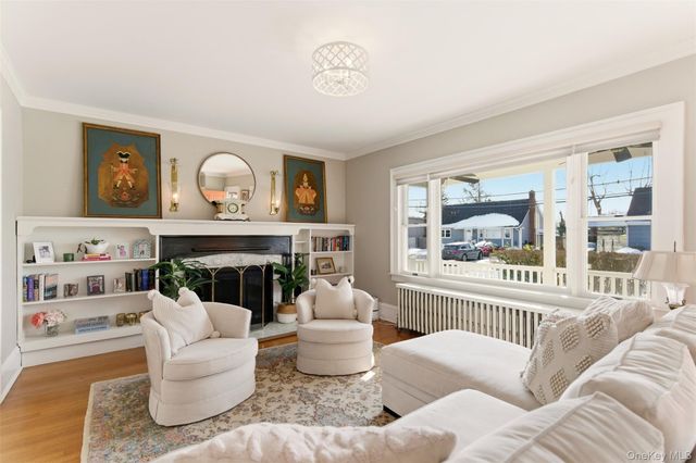 5 Fenwick Street, Greenlawn, NY 11740