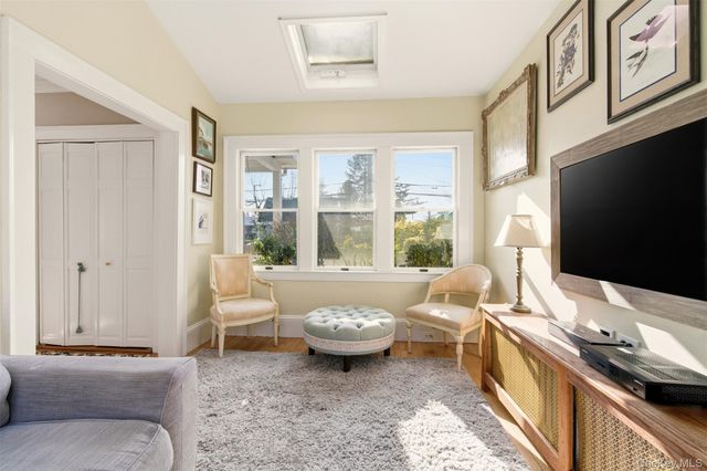 5 Fenwick Street, Greenlawn, NY 11740