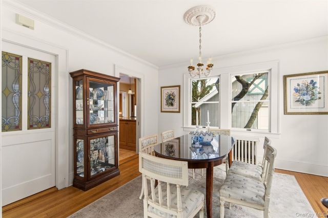 5 Fenwick Street, Greenlawn, NY 11740