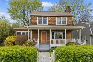 5 Fenwick Street, Greenlawn, NY 11740